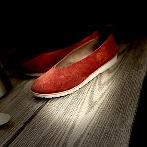 Eilin Fisher shoes size 91/2. Rust color. Very little use